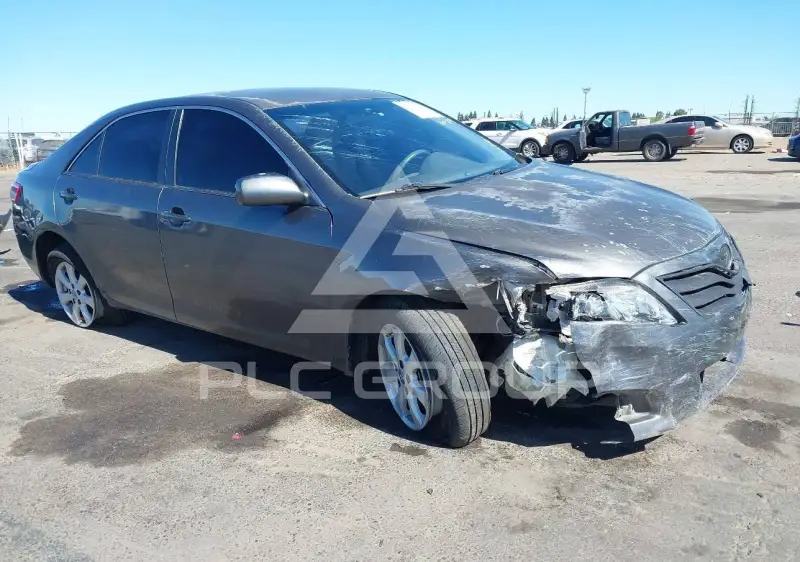 2011 Toyota CAMRY фото