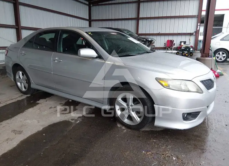 2011 Toyota CAMRY фото