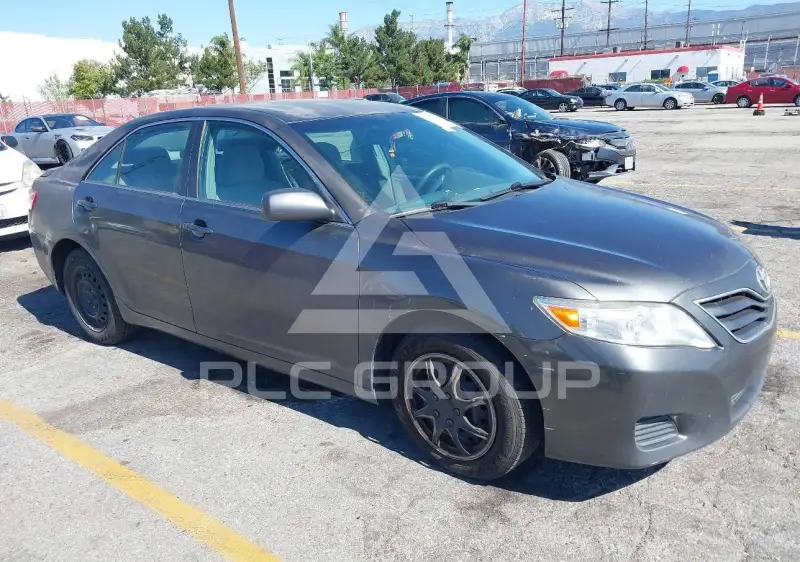 2011 Toyota CAMRY фото