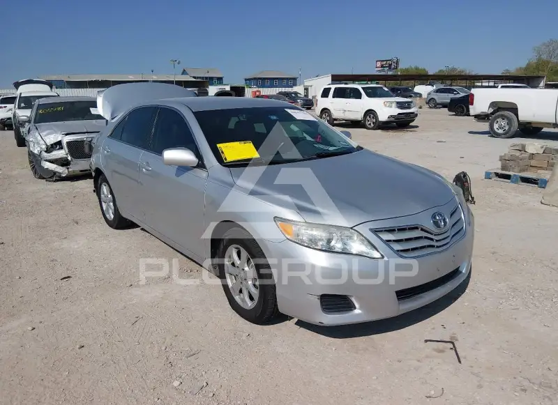 2011 Toyota CAMRY фото