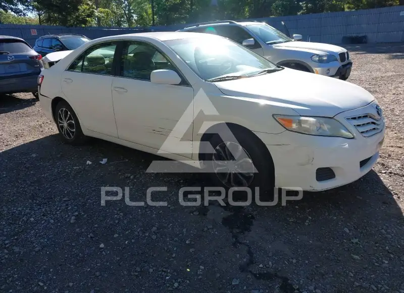 2011 Toyota CAMRY фото