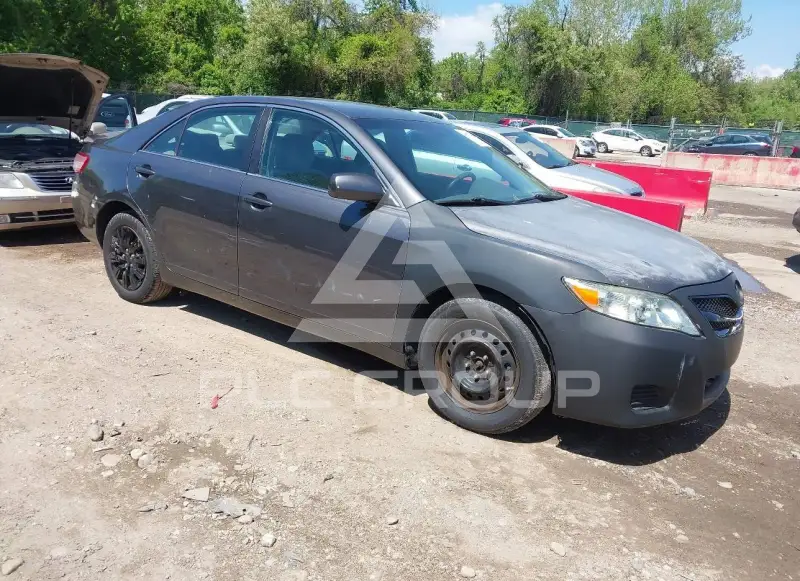 2011 Toyota CAMRY фото