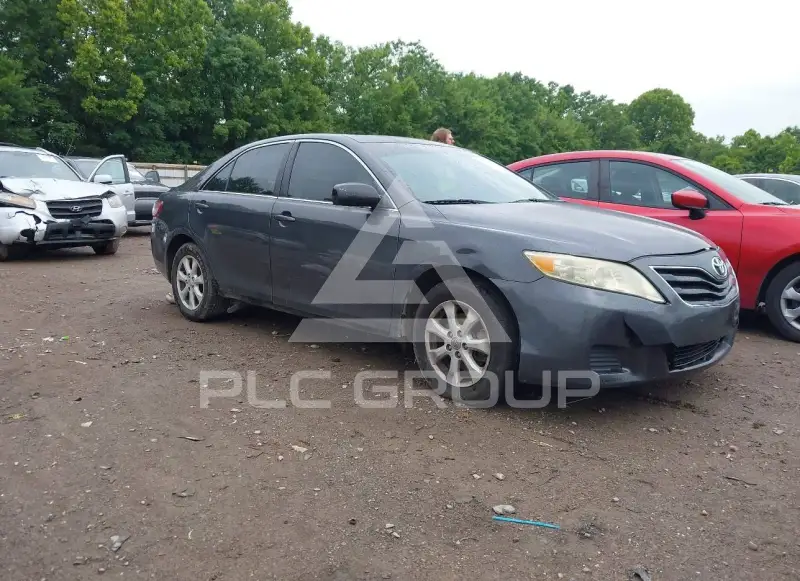 2011 Toyota CAMRY фото