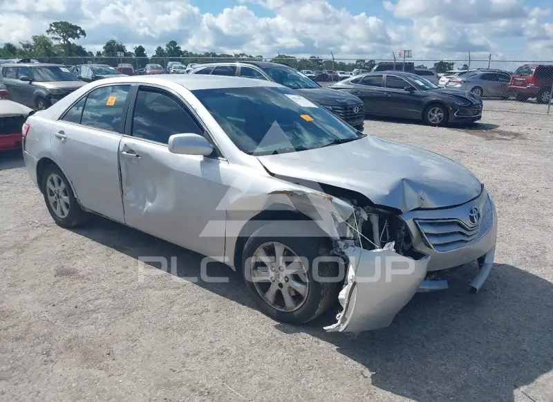 2011 Toyota CAMRY фото