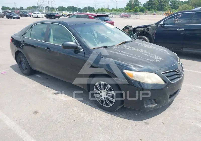 2011 Toyota CAMRY фото