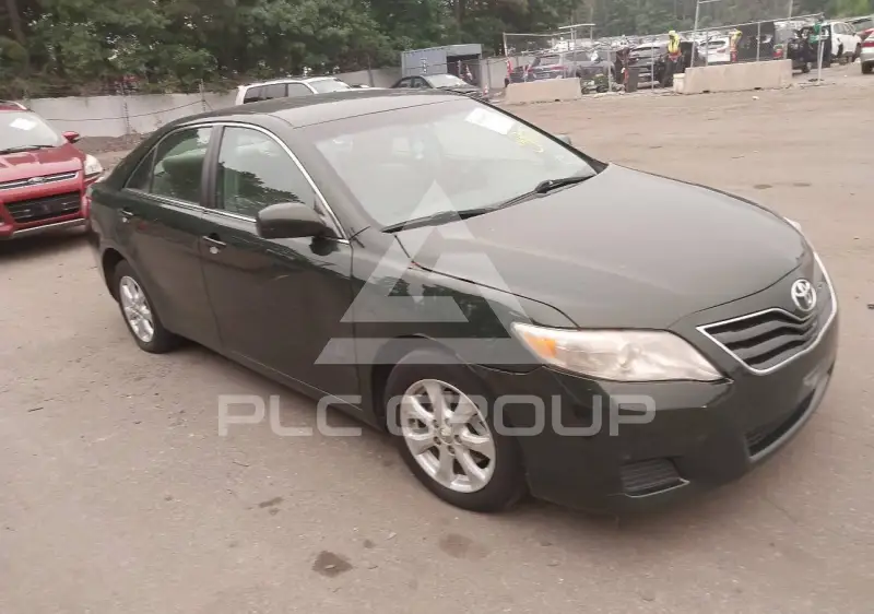 2011 Toyota CAMRY photo