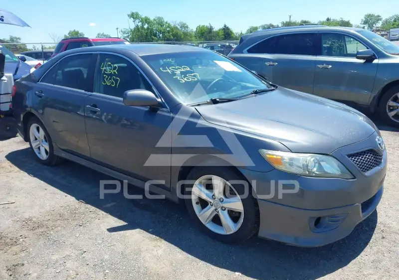 2011 Toyota CAMRY фото
