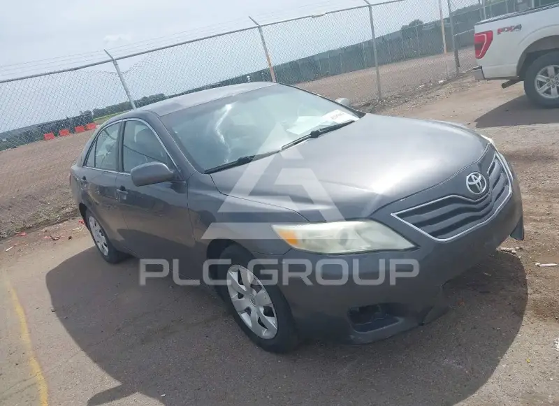 2011 Toyota CAMRY фото