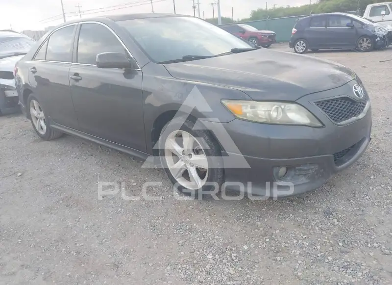 2011 Toyota CAMRY фото
