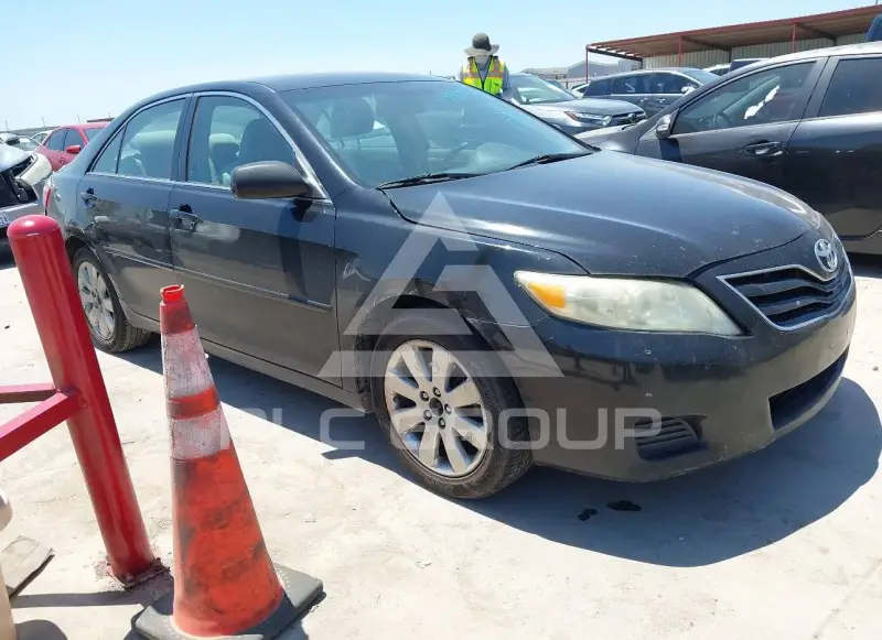 2011 Toyota CAMRY фото