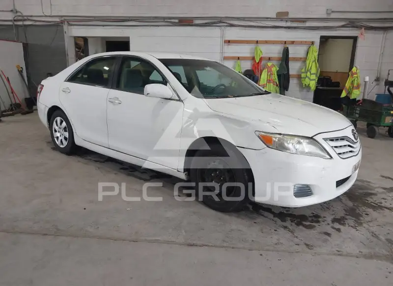 2011 Toyota CAMRY фото