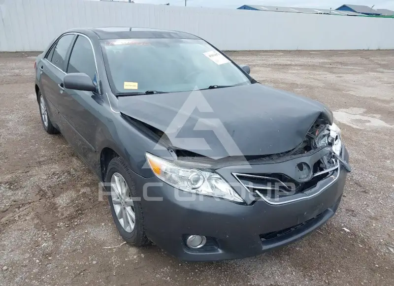 2011 Toyota CAMRY фото