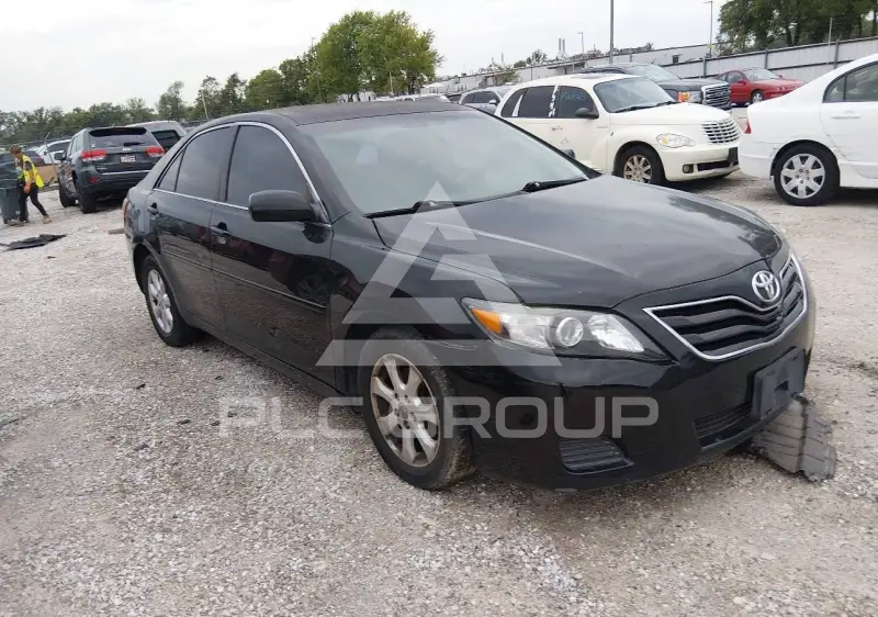 2011 Toyota CAMRY фото