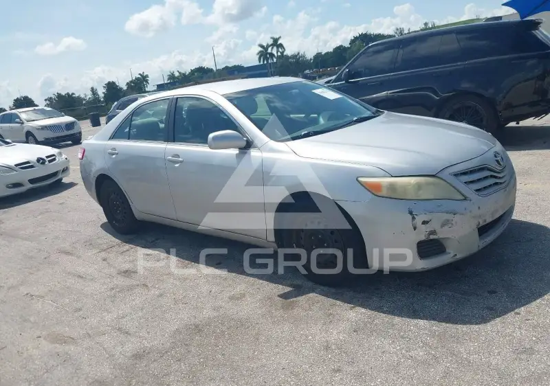 2011 Toyota CAMRY фото