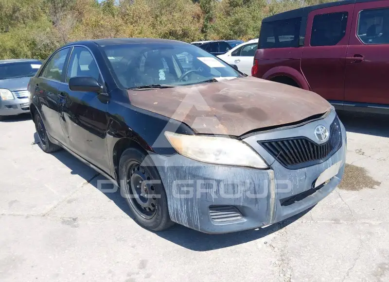 2011 Toyota CAMRY фото