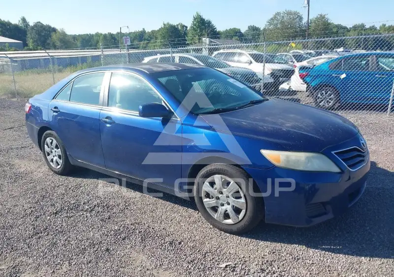 2011 Toyota CAMRY фото