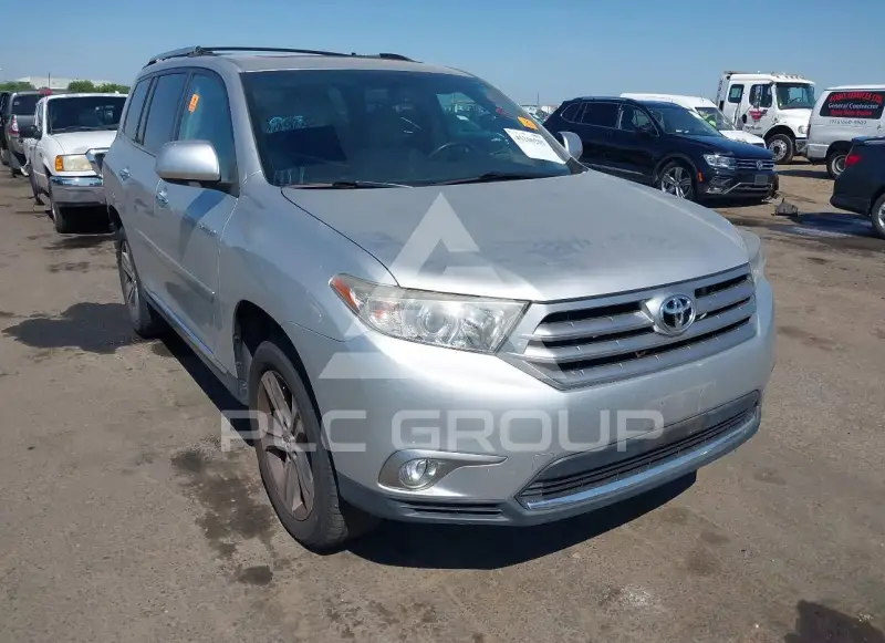 2011 Toyota Highlander фото