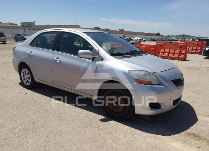 2011 Toyota YARIS фото