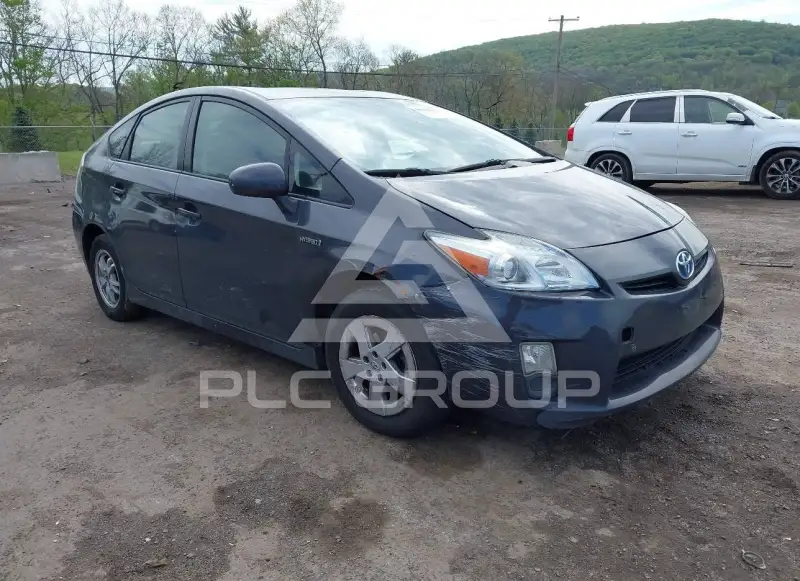 2011 Toyota PRIUS фото