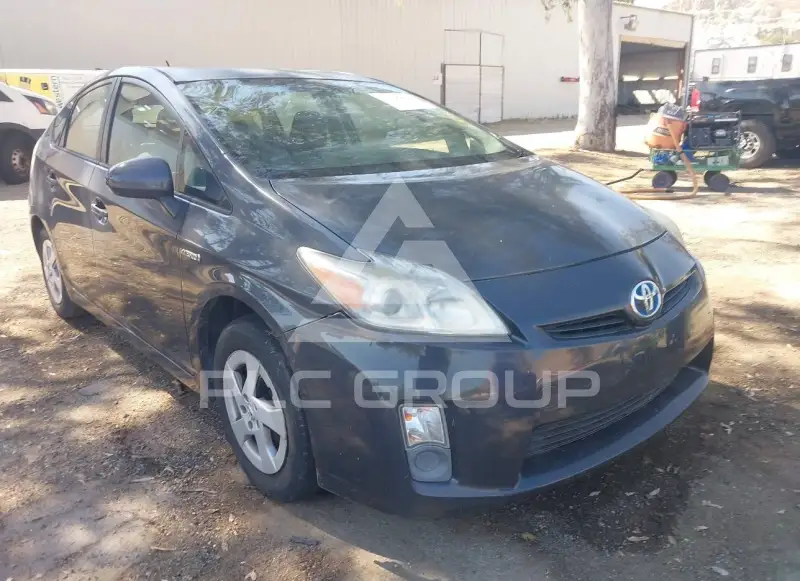 2011 Toyota PRIUS фото