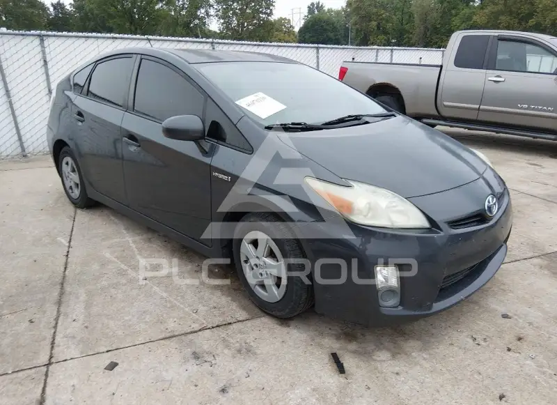 2011 Toyota PRIUS фото