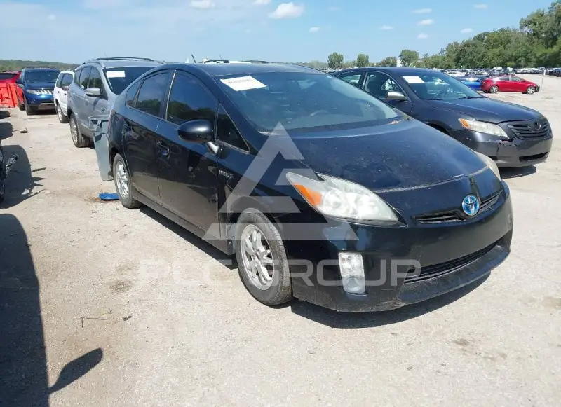 2011 Toyota PRIUS фото