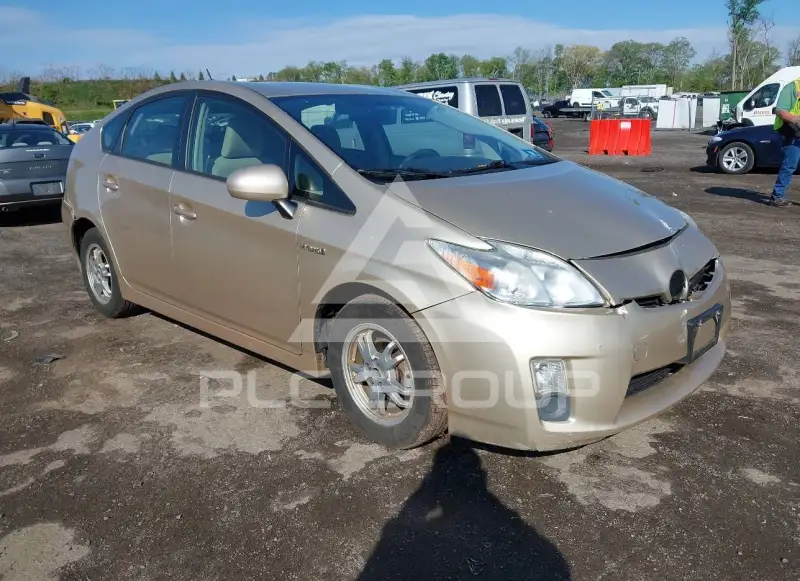 2011 Toyota PRIUS фото
