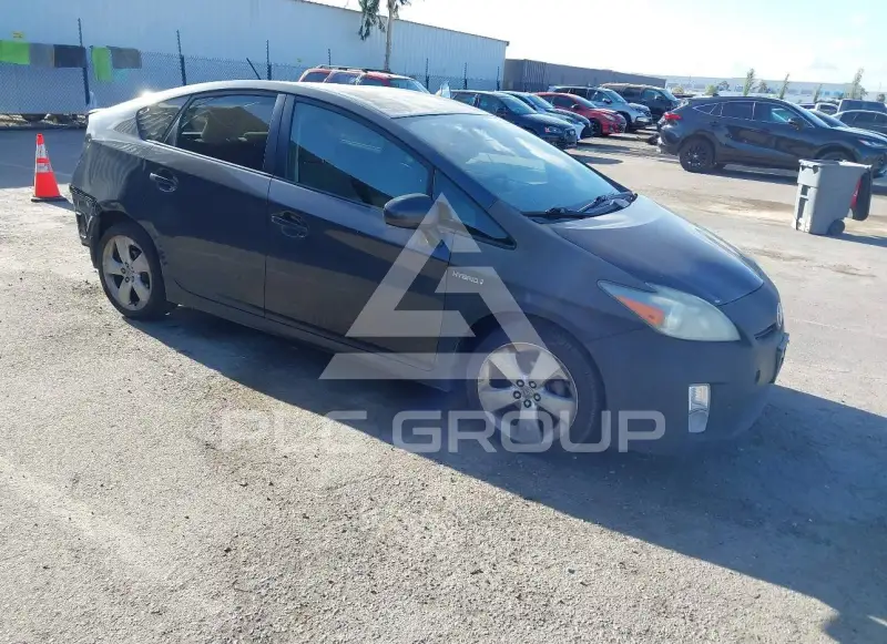 2011 Toyota PRIUS photo