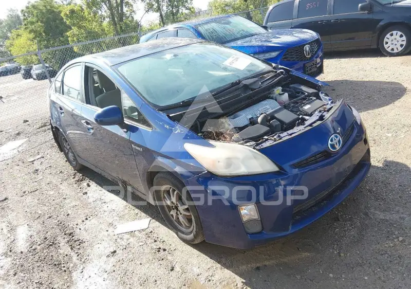 2011 Toyota PRIUS фото