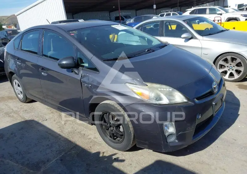 2011 Toyota PRIUS фото