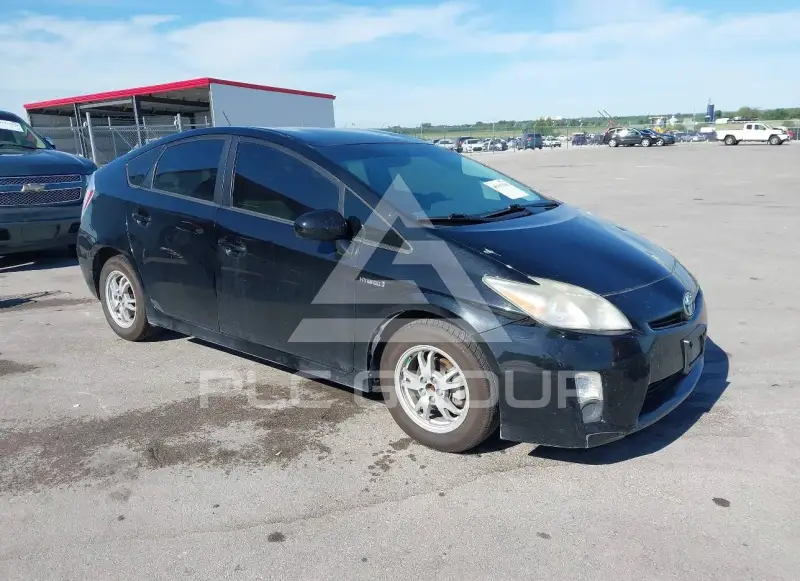 2011 Toyota PRIUS фото