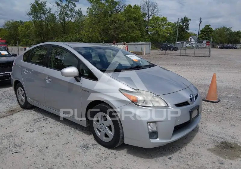2011 Toyota PRIUS фото