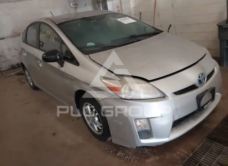 2011 Toyota PRIUS фото