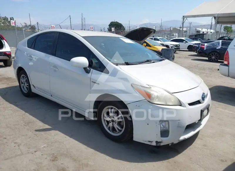 2011 Toyota PRIUS фото