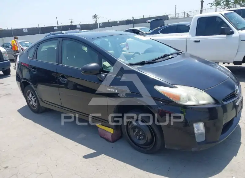 2011 Toyota PRIUS фото