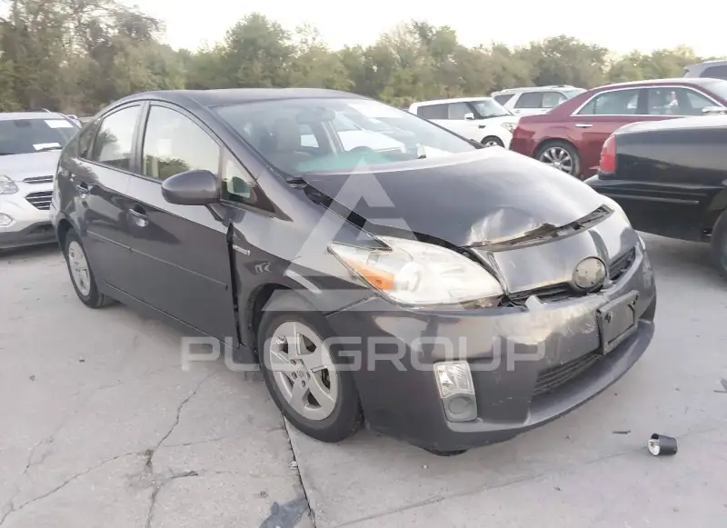 2011 Toyota PRIUS фото