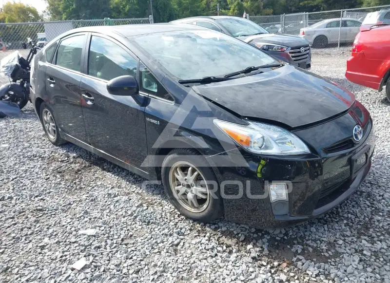2011 Toyota PRIUS фото