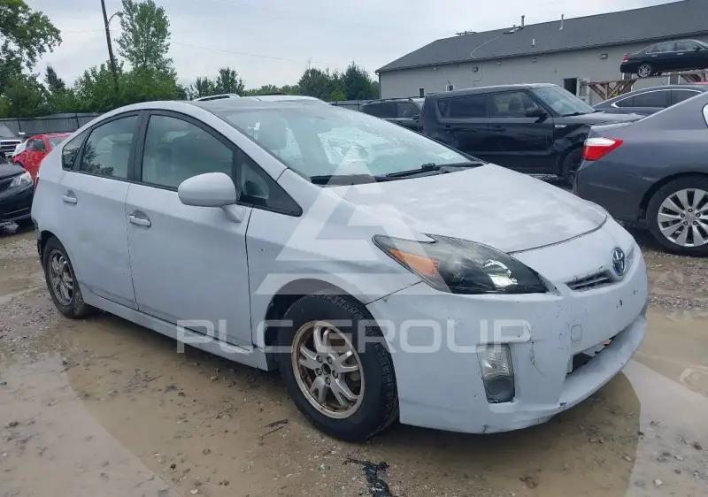 2011 Toyota PRIUS фото