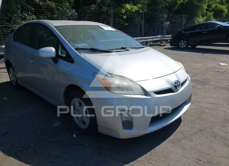 2011 Toyota PRIUS фото