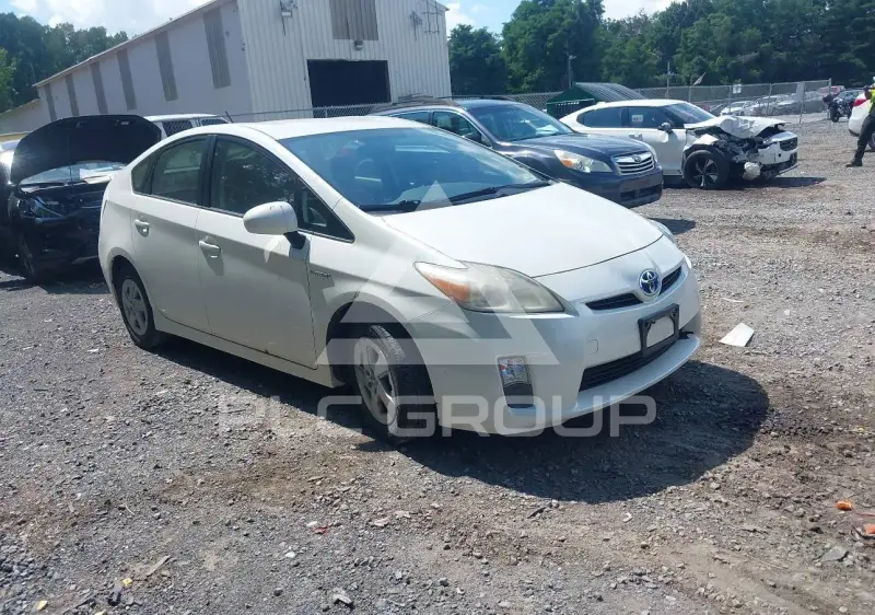 2011 Toyota PRIUS фото