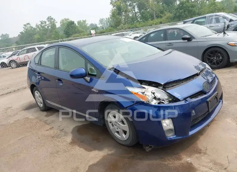 2011 Toyota PRIUS фото