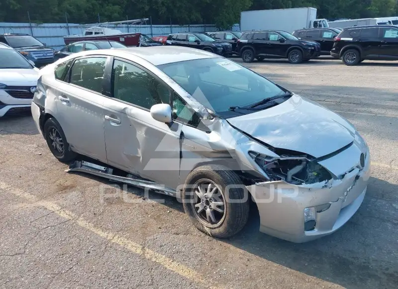 2011 Toyota PRIUS фото