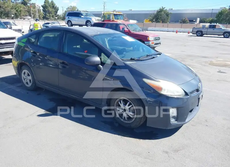 2011 Toyota PRIUS фото