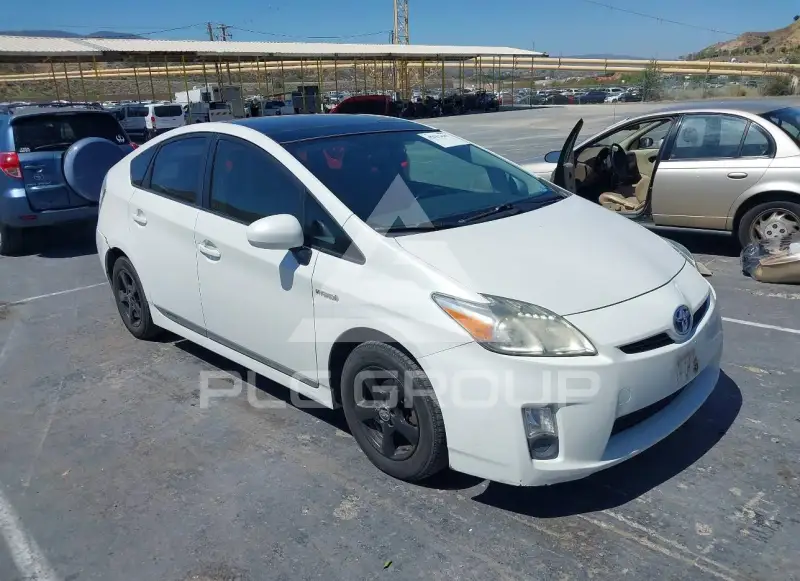 2011 Toyota PRIUS фото
