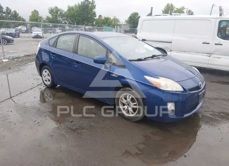 2011 Toyota PRIUS фото