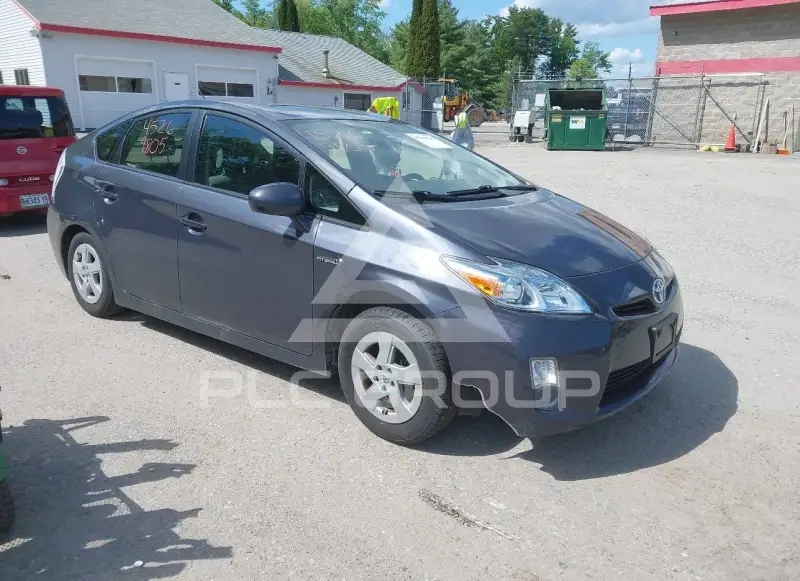 2011 Toyota PRIUS фото