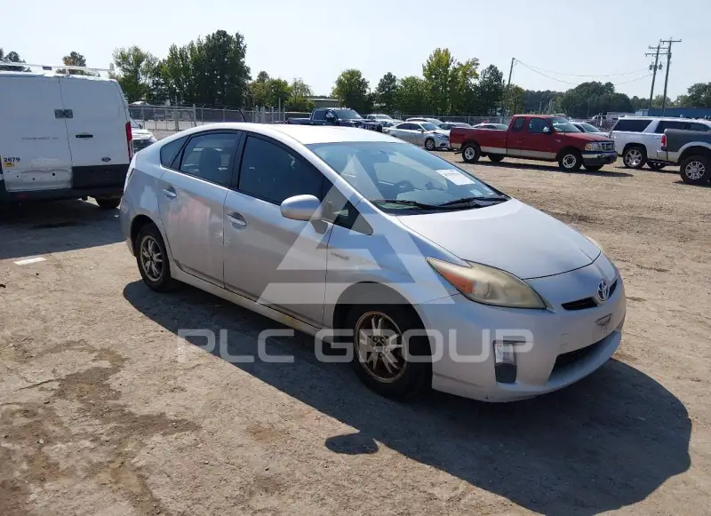 2011 Toyota PRIUS фото