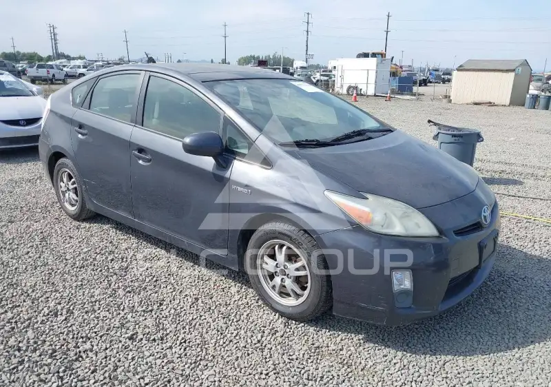 2011 Toyota PRIUS фото