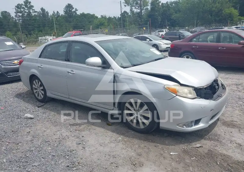 2011 Toyota AVALON photo