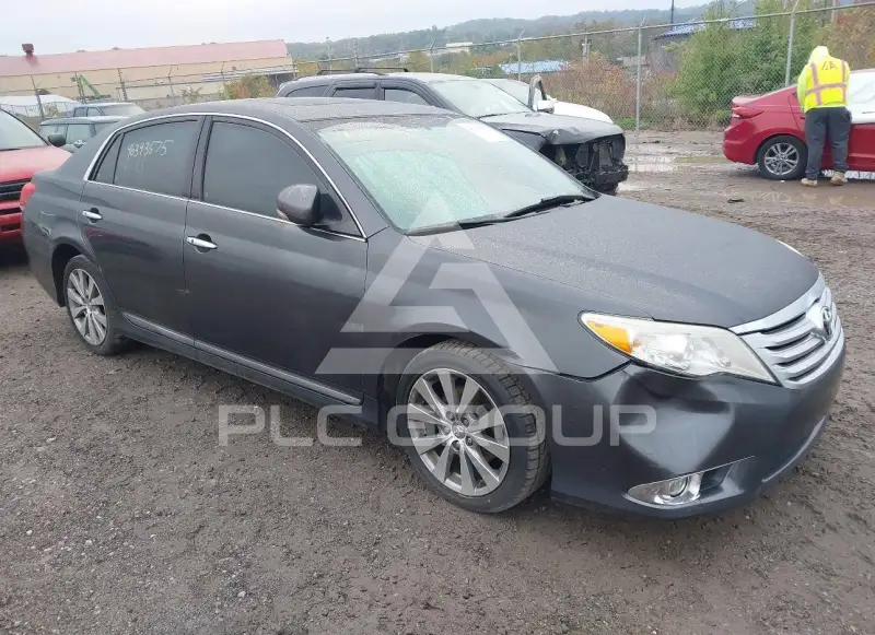 2011 Toyota AVALON photo
